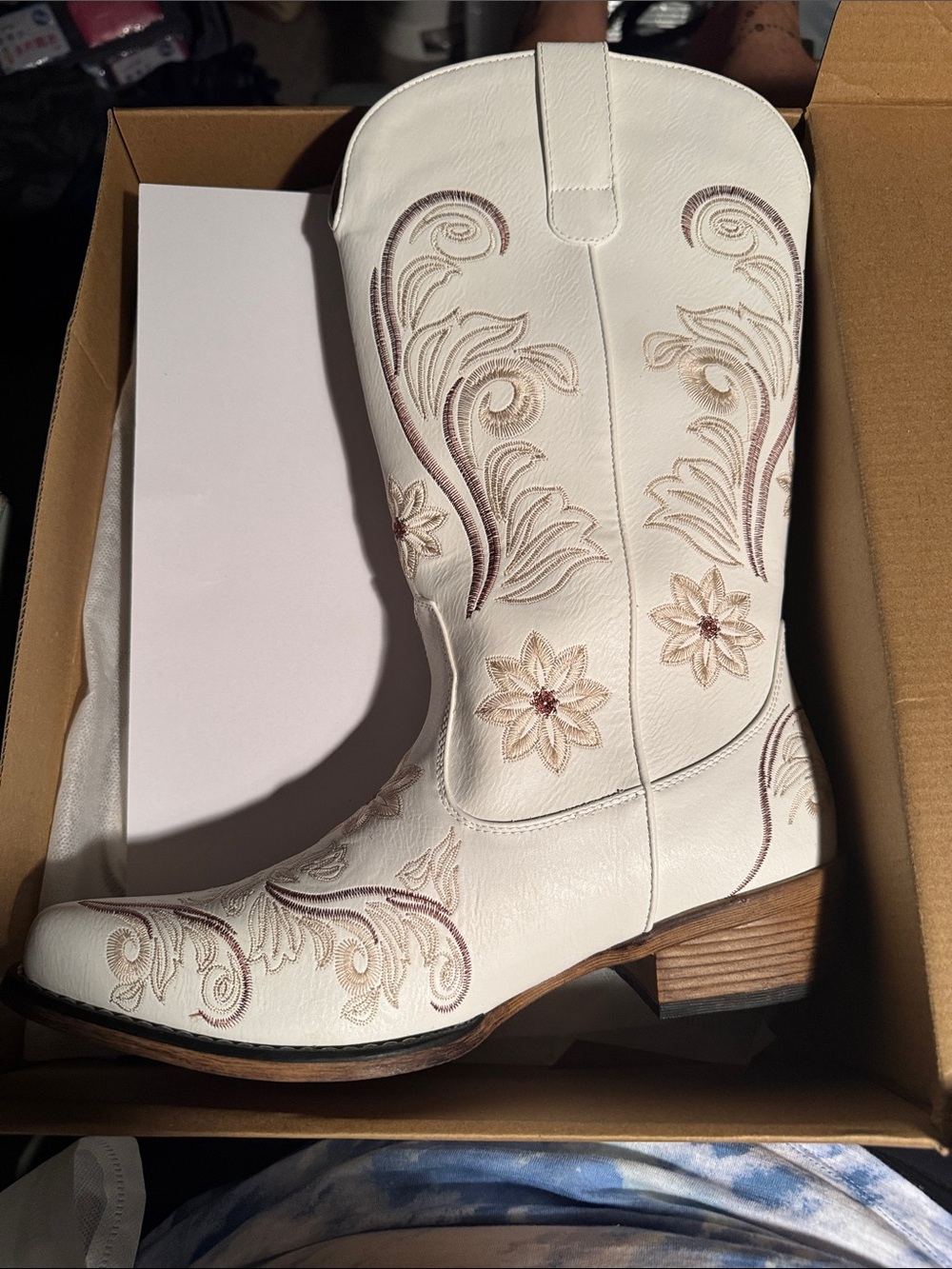 White Embroidered Western Cowgirl Boots - Women